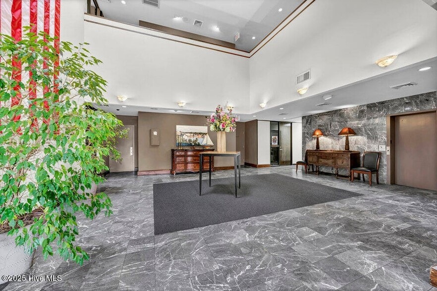 More Photos Of 5041 New Centre Dr, Wilmington Office For Sale