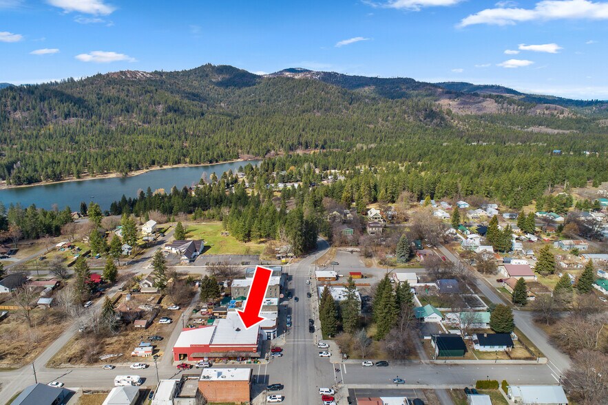 More Photos Of 6210 W Maine St, Spirit Lake Freestanding For Sale