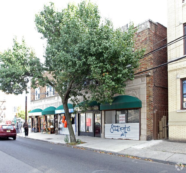 Primary Photo Of 126 Baldwin Ave, Jersey City Storefront Retail Residential For Lease