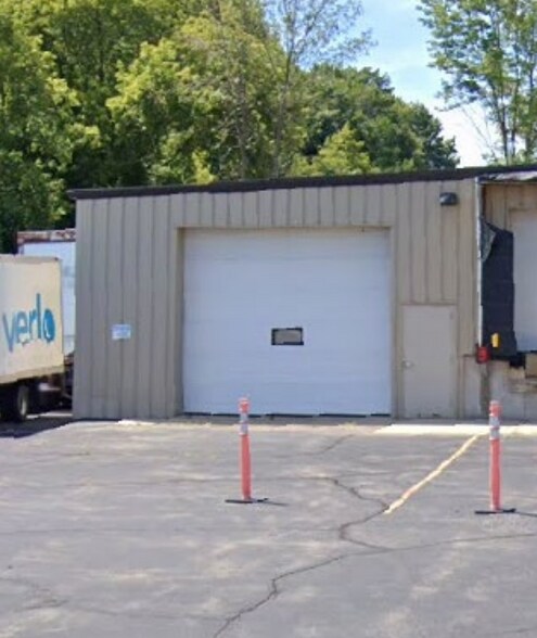 More Photos Of N7153 E Plaza Dr, Beaver Dam Freestanding For Lease