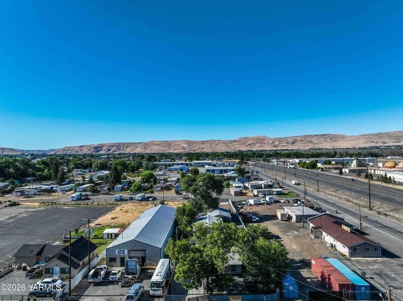 Primary Photo Of 2107 E Mead Ave, Yakima Manufacturing For Sale