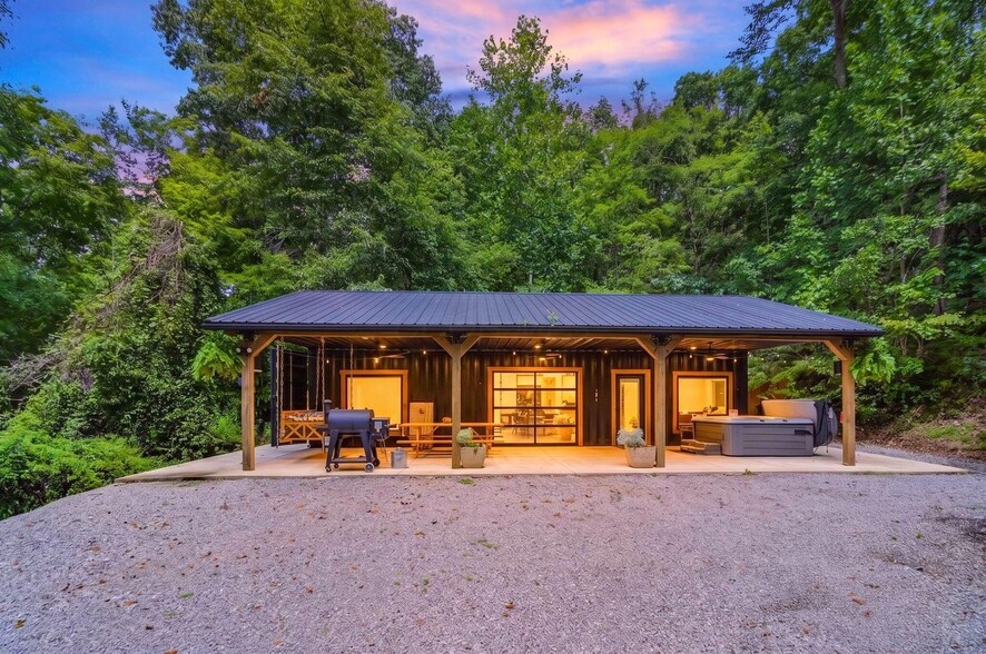 More Photos Of 21360 State Route 327, Laurelville Specialty For Sale