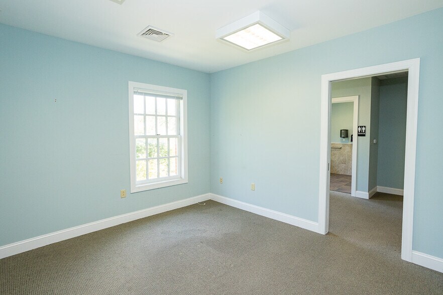 More Photos Of 178 Center St, Clinton Township Medical For Lease