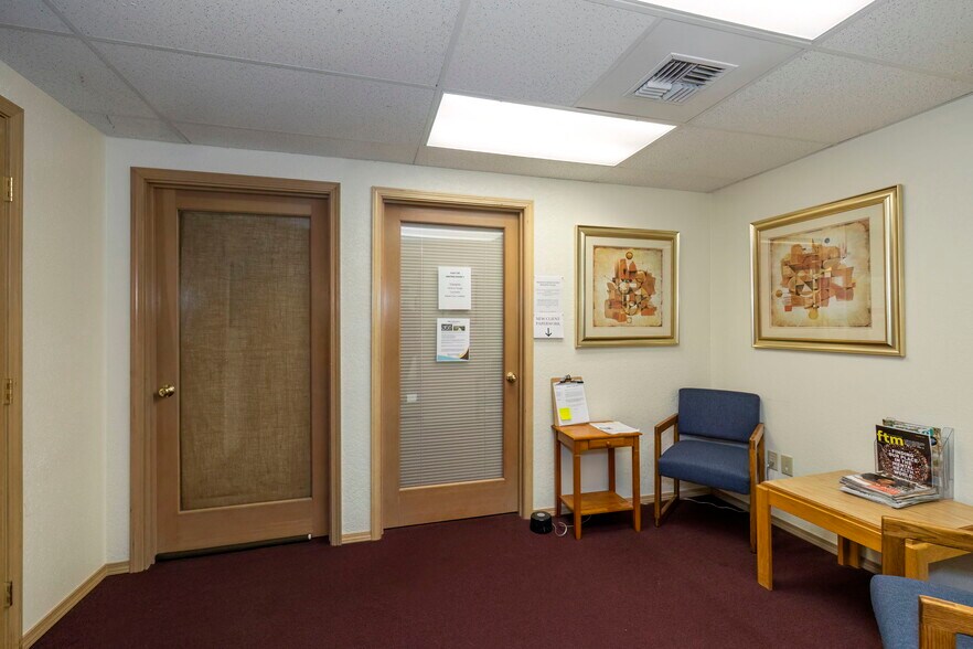 More Photos Of 104 Tremont Ave, Port Orchard Medical For Sale