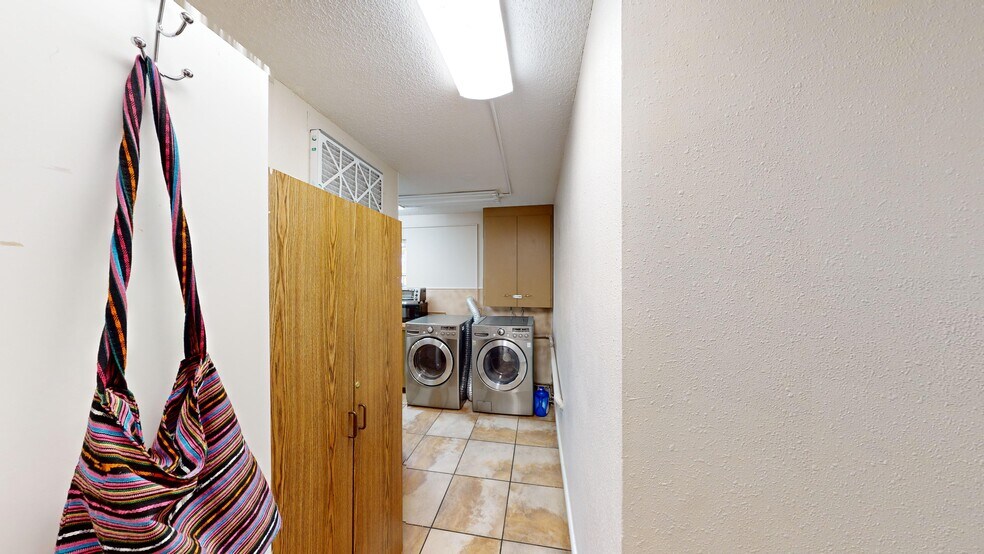 More Photos Of 191 Wyoming St, Lander Office For Sale