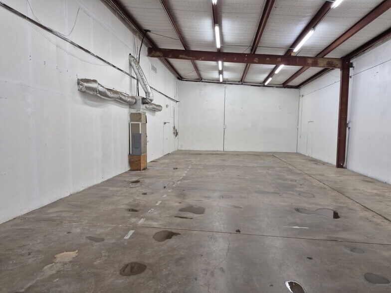 More Photos Of 5217 Davis Blvd, North Richland Hills Unknown For Lease