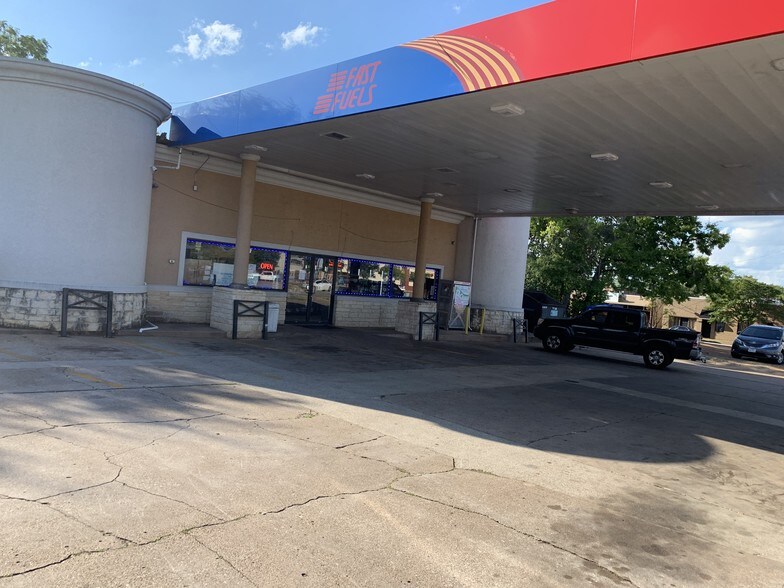 More Photos Of 1811 S Broadway Ave, Tyler Convenience Store For Sale