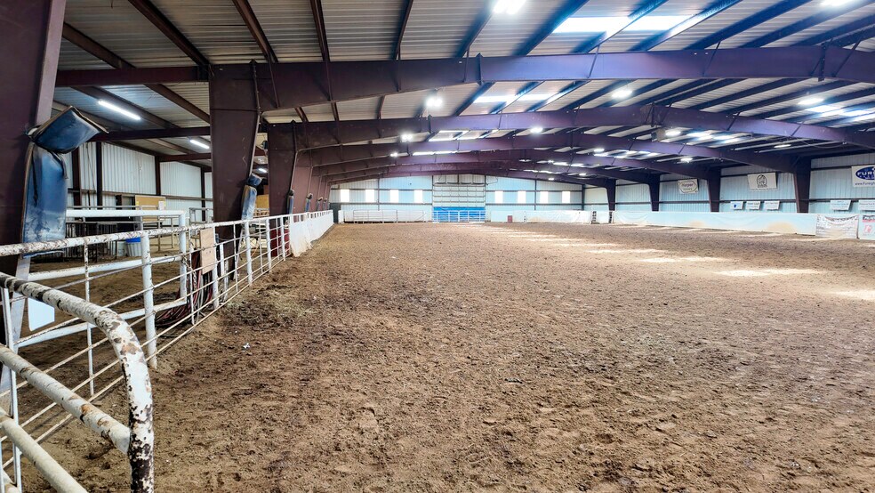 More Photos Of 99 Stacks Dr, Damascus Horse Stables For Sale