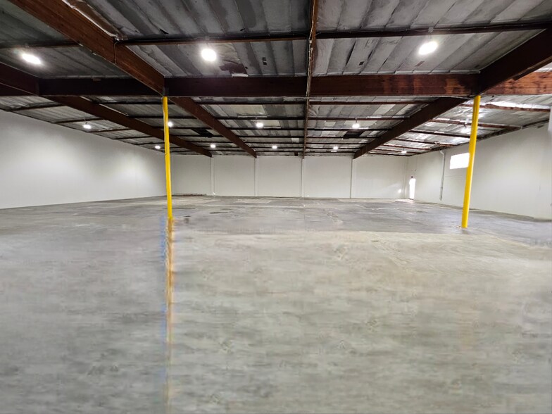 More Photos Of 1753 E 21st St, Los Angeles Warehouse For Lease