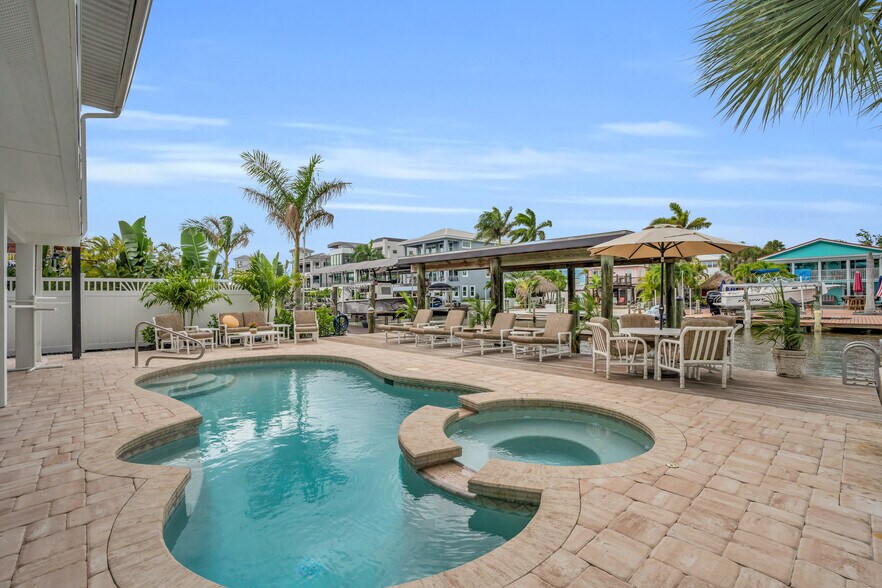 More Photos Of 218 Primo Dr, Fort Myers Beach Apartments For Sale