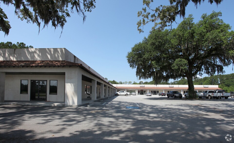More Photos Of 100-172 Cornerstone Dr, Brunswick Storefront Retail Office For Sale