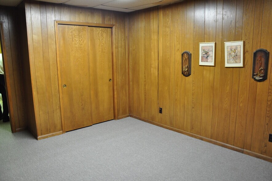 More Photos Of 10210 Fulton St, Houston Warehouse For Sale