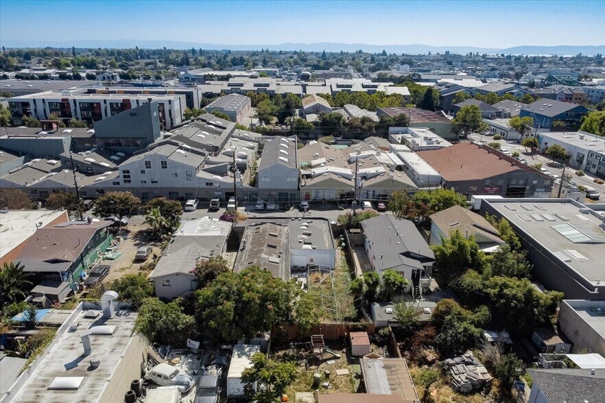 More Photos Of 2928-2930 Chapman St, Oakland Warehouse For Sale