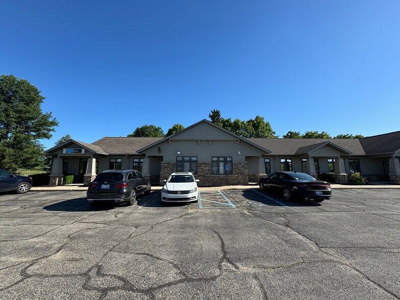 More Photos Of 6350 Jupiter NE, Belmont Office For Lease