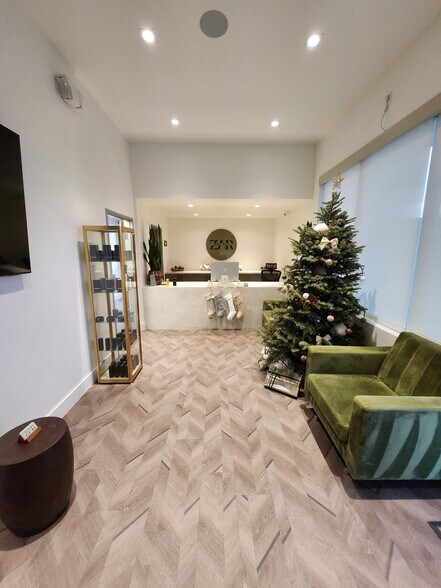 More Photos Of 6630 Foothill Blvd, Tujunga Freestanding For Lease