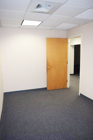 More Photos Of 3351 Park Ave, Wantagh Office For Lease