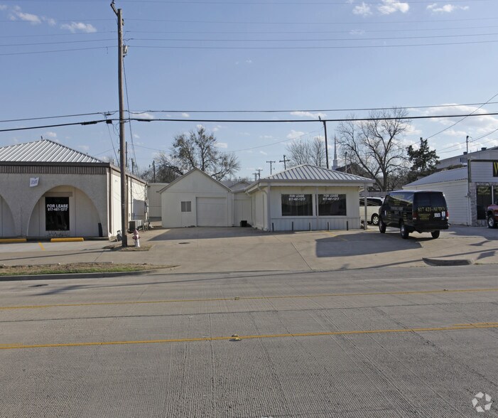 More Photos Of 326 E Northwest Hwy, Grapevine Loft Creative Space For Lease