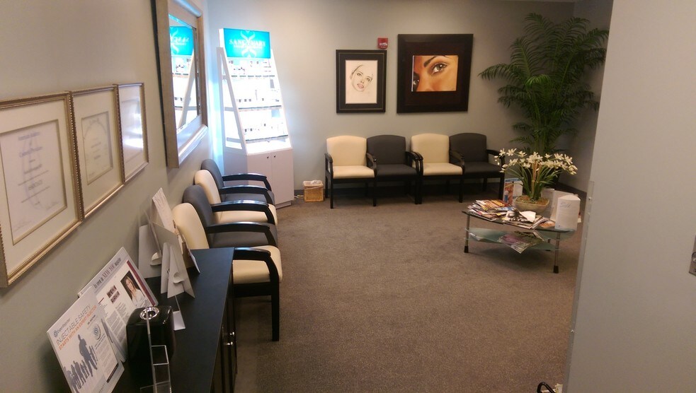 More Photos Of 1860 Town Center Dr, Reston Medical For Lease