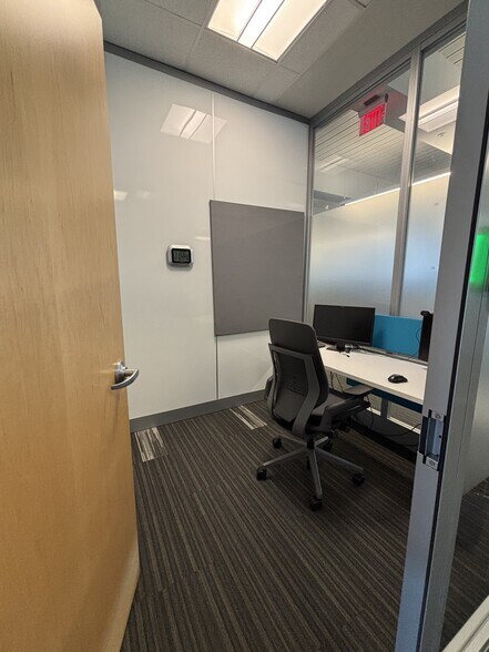 More Photos Of 302 S 4th St, Manhattan Office For Lease