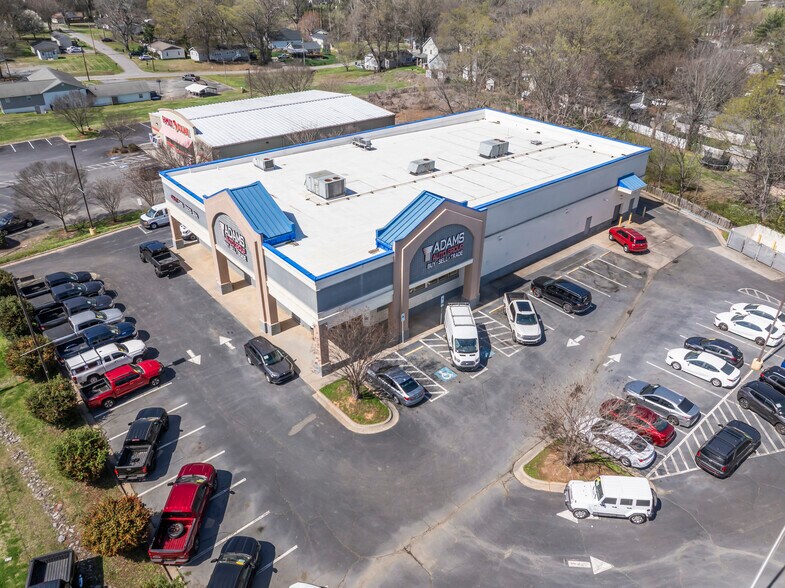 More Photos Of 520 E Trade St, Dallas Auto Dealership For Sale