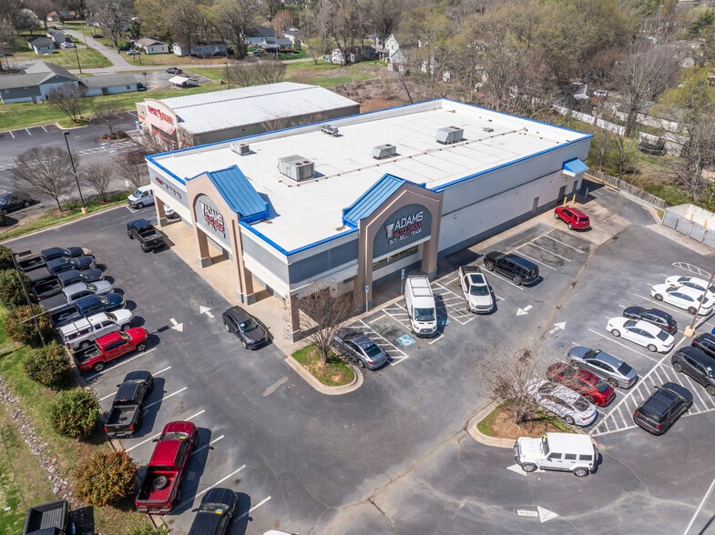 More Photos Of 520 E Trade St, Dallas Drugstore For Sale