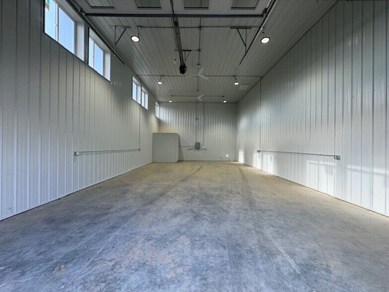 More Photos Of 660 Dexter St S, Prescott Warehouse For Sale