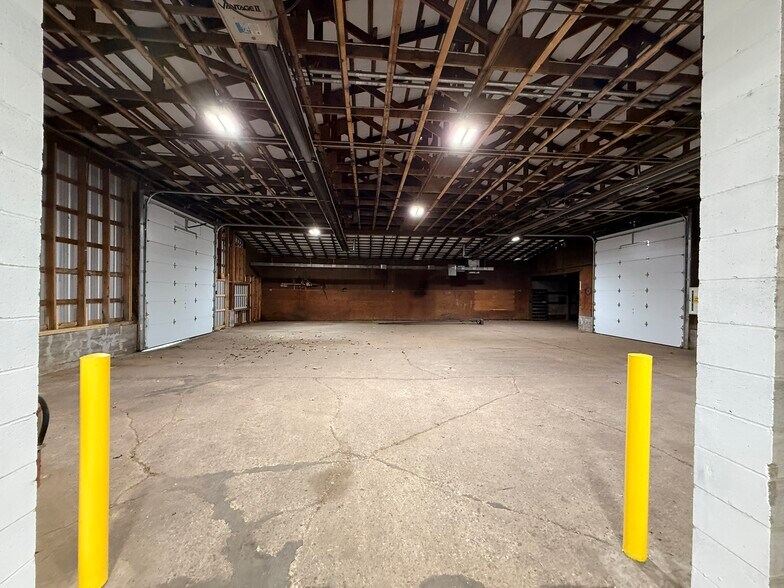 More Photos Of 135 Kensington Ave, Zanesville Warehouse For Lease