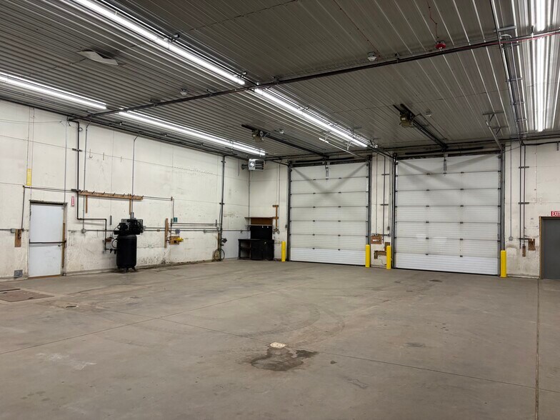 More Photos Of 2905 N Lincoln Rd, Escanaba General Retail For Sale