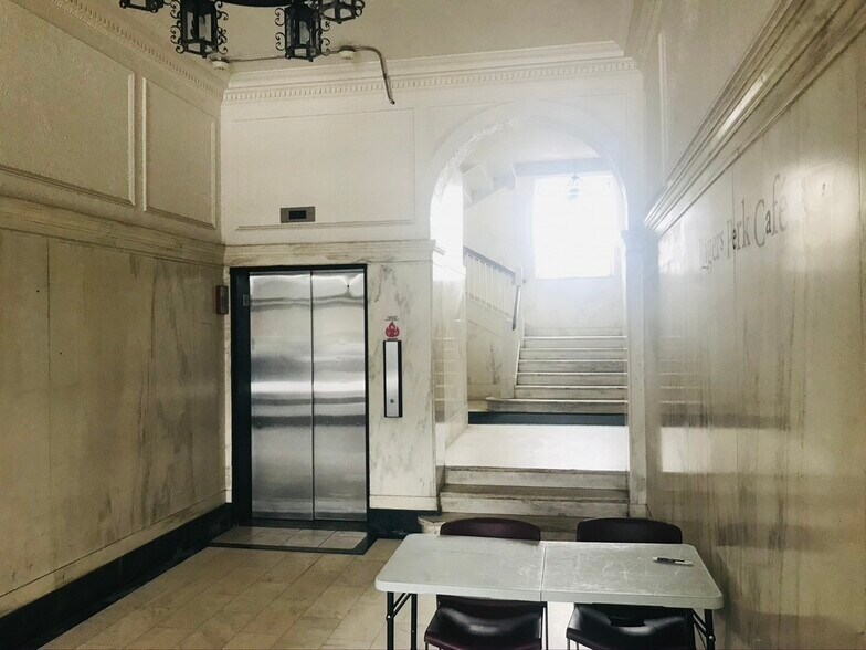 More Photos Of 1607 W Howard St, Chicago Office For Lease