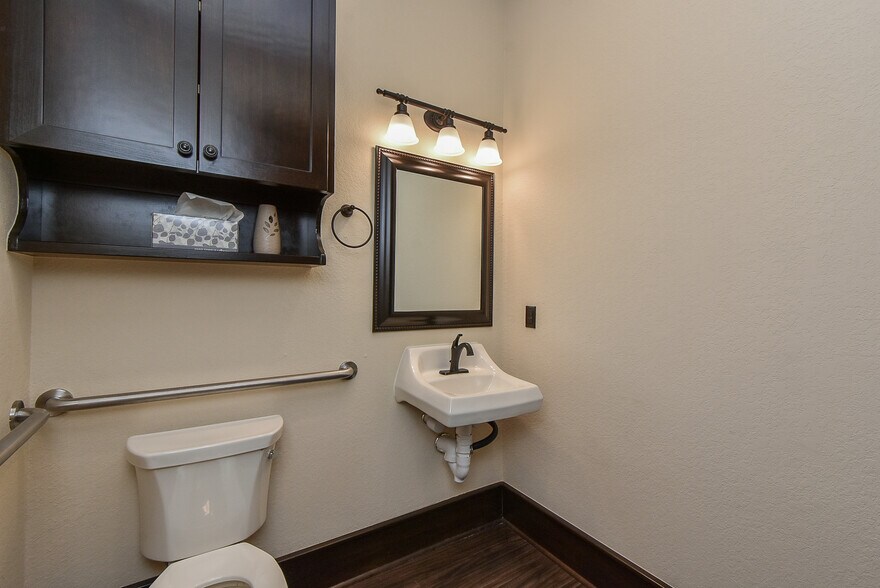 More Photos Of 12807 Haynes Rd, Houston Unknown For Lease