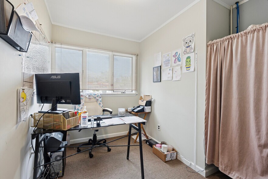 More Photos Of 81 Somerset Dr, Willingboro Medical For Sale