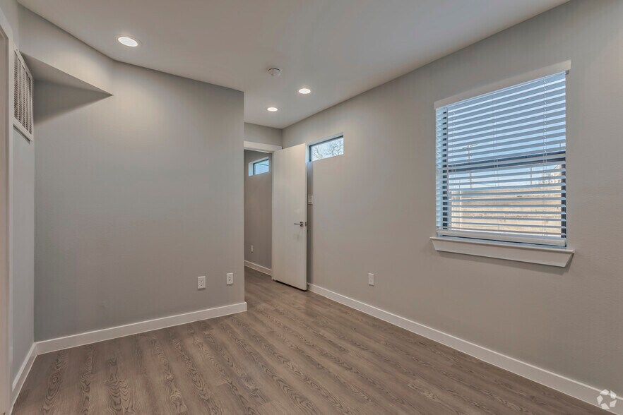 More Photos Of 4400 San Jacinto St, Dallas Multifamily For Sale