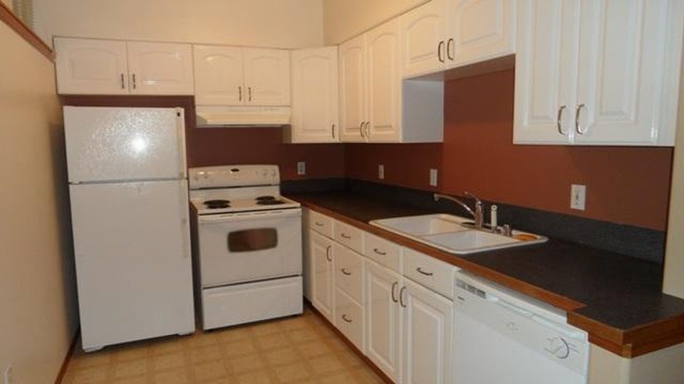 More Photos Of 14235-14237 Ambaum Blvd SW, Burien General Retail For Lease