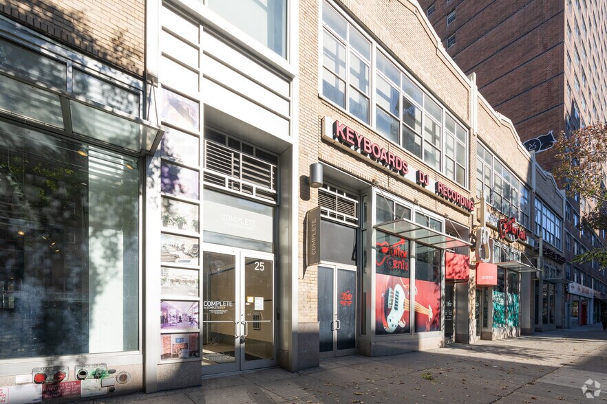 More Photos Of 25 W 14th St, New York Storefront For Lease