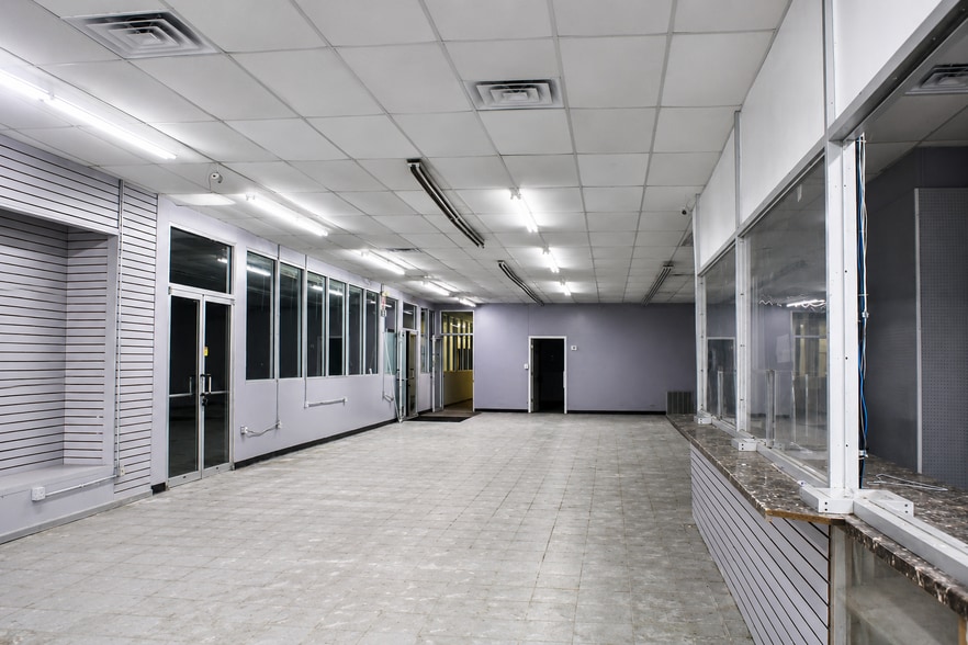 More Photos Of 5132 Park Heights Ave, Baltimore Storefront Retail Office For Lease