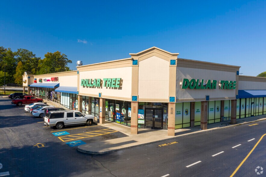 Primary Photo Of 3023 Wade Hampton Blvd, Taylors Freestanding For Lease