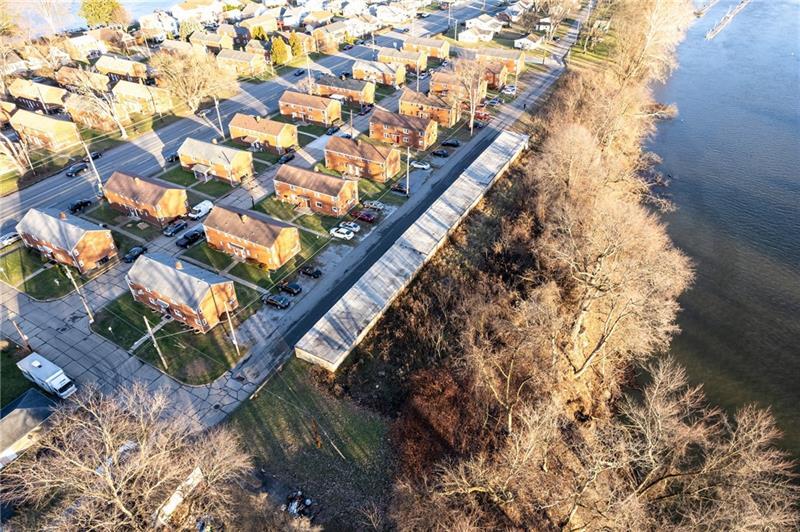 More Photos Of Grand Ave, Pittsburgh Self Storage For Sale