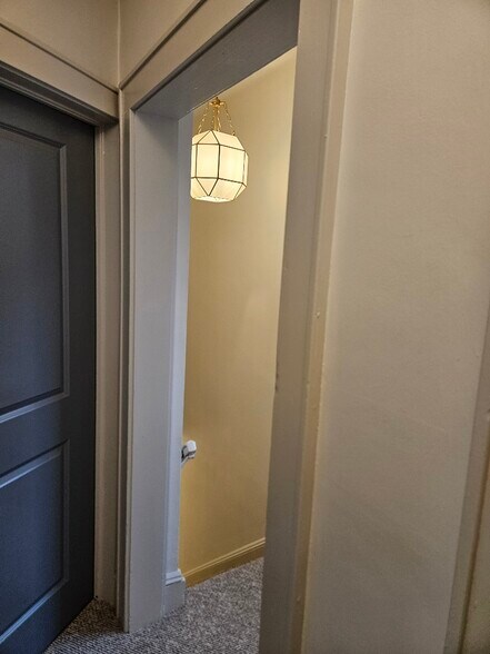 More Photos Of 111-113 S Tyson Ave, Floral Park Office For Lease