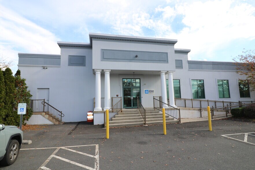 More Photos Of 826 Newtown Yardley Rd, Newtown Office For Sale