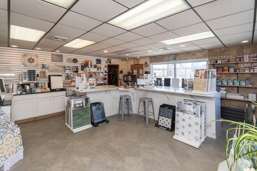 More Photos Of 1402 Route 300, Newburgh Showroom For Sale