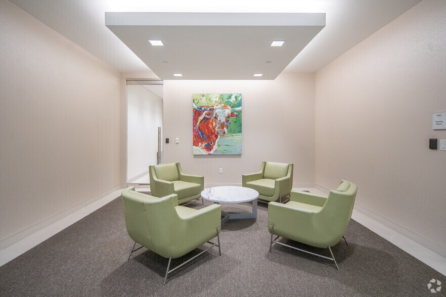 More Photos Of 777 Main St, Fort Worth Office For Lease