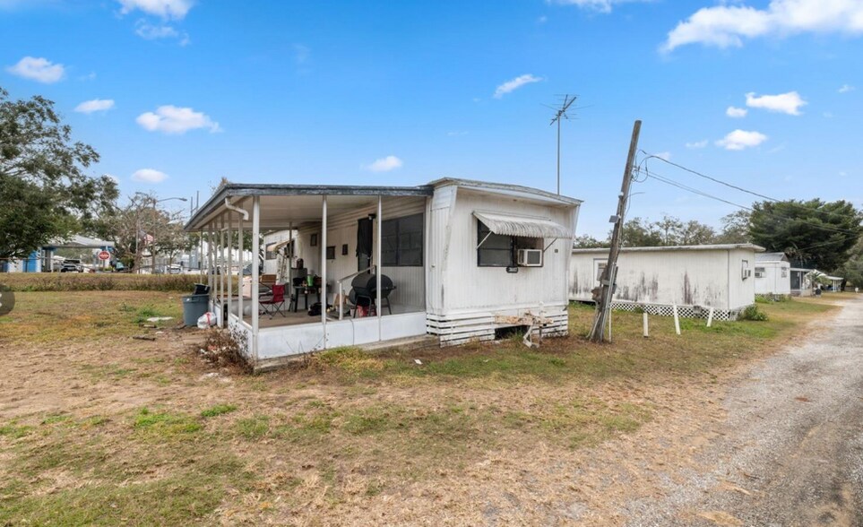 More Photos Of 6831 Wire Rd, Zephyrhills Manufactured Housing Mobile Home Park For Sale