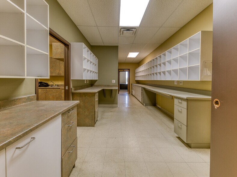 More Photos Of 420 Rte 138, Donnacona Storefront Retail Office For Lease