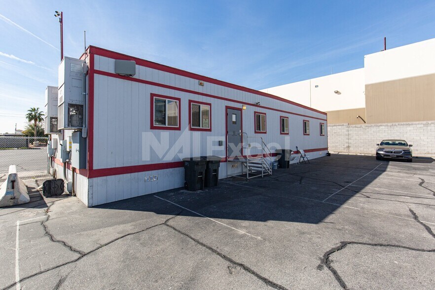 More Photos Of 2180 Pama Ln, Las Vegas Land For Lease