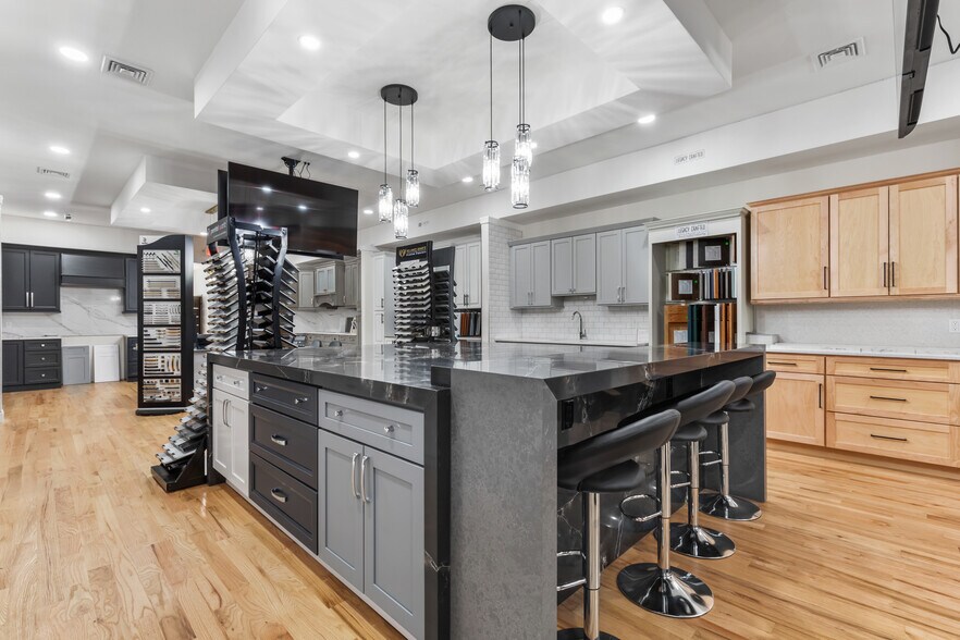 More Photos Of 390 Ramapo Valley Rd, Oakland Freestanding For Lease