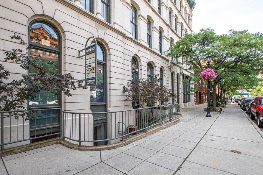 More Photos Of 700 W St Clair Ave, Cleveland Office For Lease
