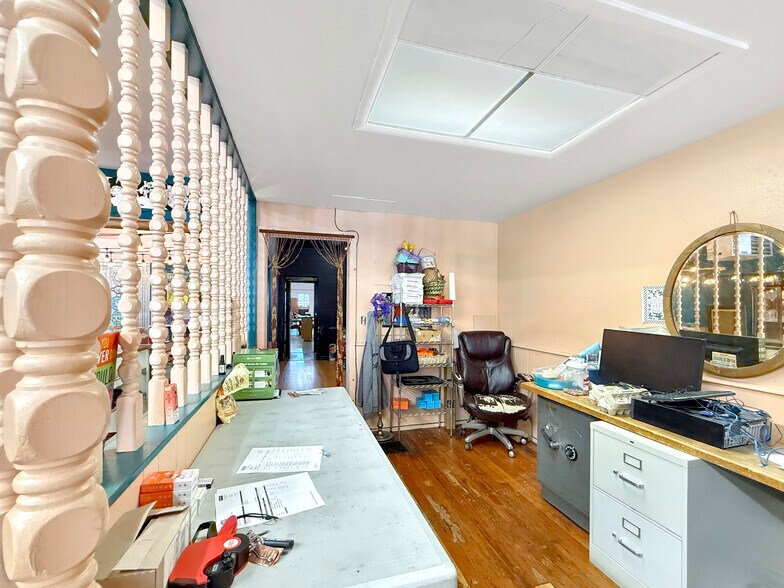 More Photos Of 342 Main St, Delta General Retail For Sale