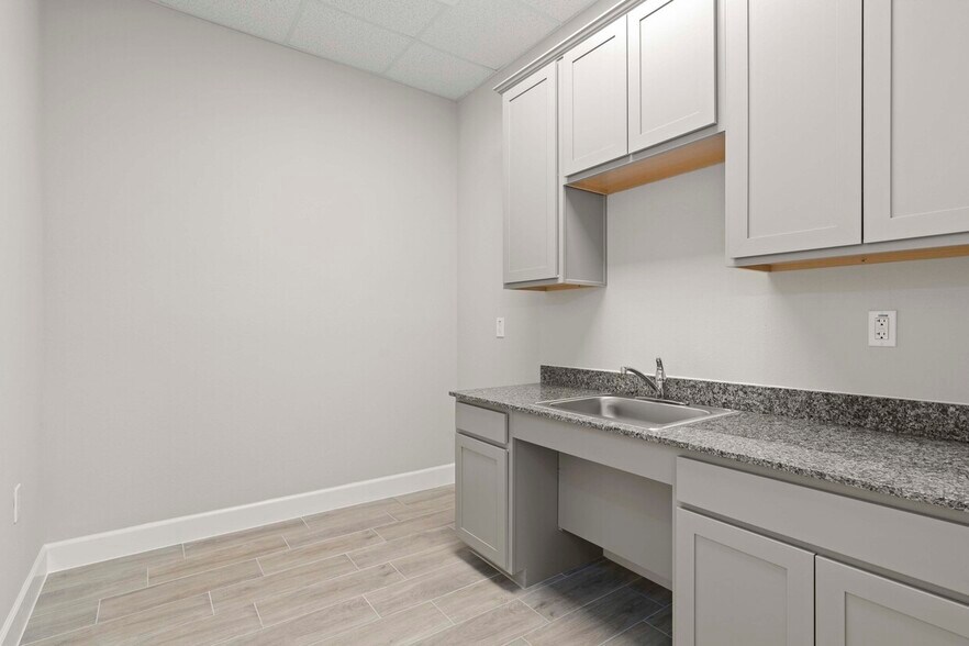 More Photos Of 25145 Star Ln, Katy Medical For Sale