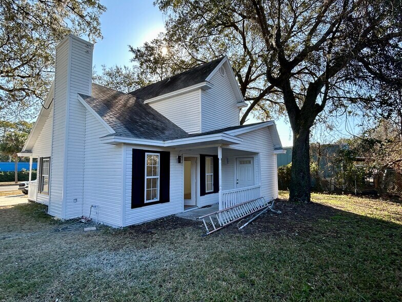 More Photos Of 1477 S 8th St, Fernandina Beach Office For Lease