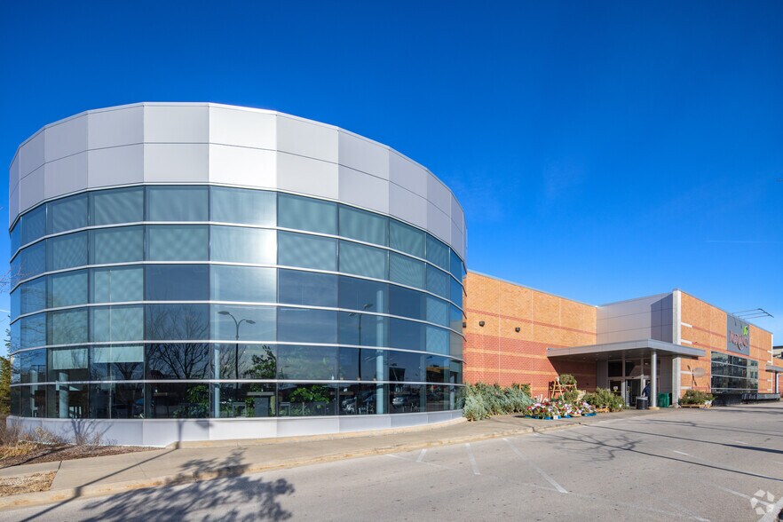 More Photos Of 2323 Capital Dr, Northbrook Supermarket For Lease